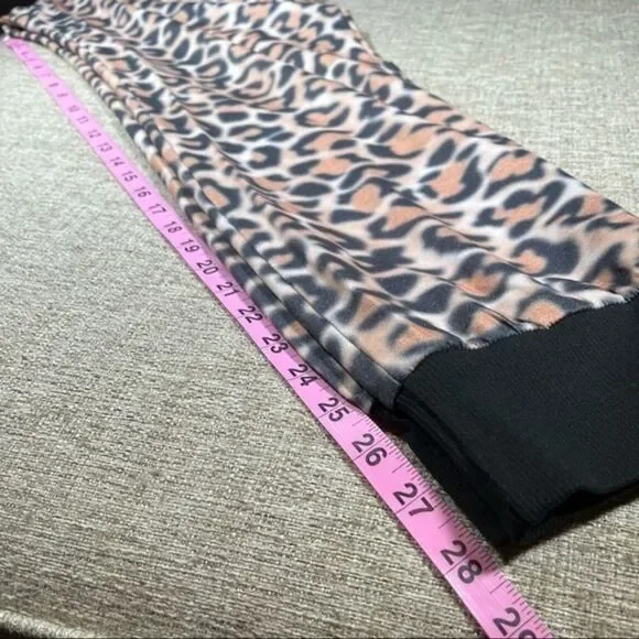 Leopard Animal Print Joggers - Women’s XL - Picture 4 of 8